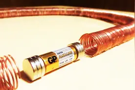 世上最短的电池小火车，速度能达到多少？一起感受下视频封面