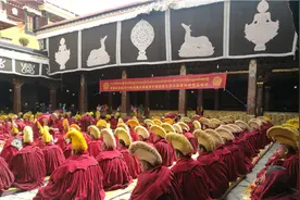 西藏9名高僧获藏传佛教格鲁派最高学位最年轻的仅34岁图片