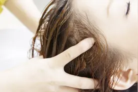 头发起静电怎么办？这几个护理头发要点，轻松帮你解决！视频封面