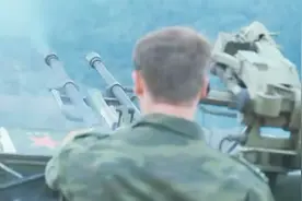 对付狙击手，战斗民族的方法最狠最有效，曳光弹指引，高射炮轰视频封面