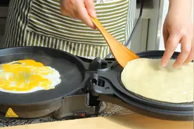 手抓饼这样做，简单又好吃，多做一些饼坯冻起来，当早餐很省时间视频封面