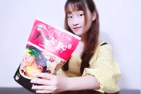 试吃明朝皇帝朱棣亲自御封的宫廷贡品“罗秀米粉”，简直太美味了视频封面
