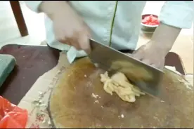 10年大厨告诉你怎样用鲜肉切出肉丝，学会这2种刀法，你也可以视频封面