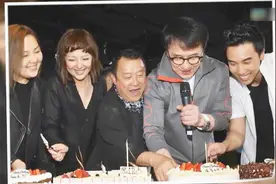 曾志伟生日，成龙、陈小春、卫兰、薛凯琪香港半个娱乐圈明星到场视频封面