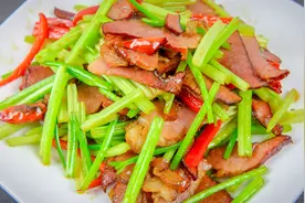 香芹炒腊肉，想要好吃，蒸一蒸，煮一煮，腊肉味道才能鲜香视频封面