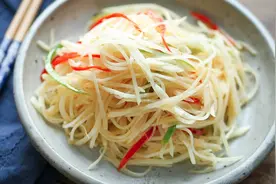 土豆丝怎么炒好吃？一个你想不到的绝妙方法