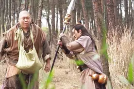 谢映登一路上欺负罗士信，不让他吃饭还得背着他，究竟是何居心？视频封面
