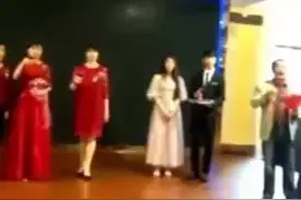 “摆酒”前夕遭遇车祸， 新郎竟然这样办婚礼……这操作6666！图片