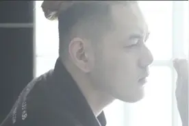 帅哥在什么时候能表现出来男人味，总结一下有几点，大家学习一下视频封面