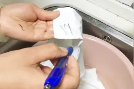 衣服沾上了笔渍怎么办？用这2样东西搓一搓，和刚买的一样干净视频封面