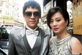 55岁“玉兔精”近照，二婚嫁犹太总裁太幸福，混血儿子让人羡慕！视频封面