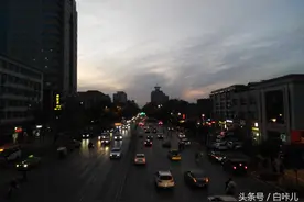 我们都在努力地活着图片