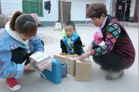 农村儿媳取回一包快递，婆婆直说太浪费，最后说了啥儿媳大笑