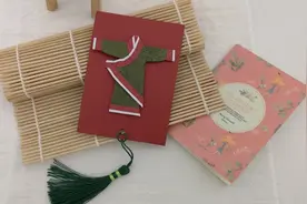 几张纸剪剪拼拼做成个汉服书签，圆一下自己的古风梦，超级好看哦视频封面