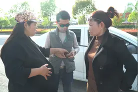 骗局：骗子假装孕妇，出门打车骗钱，遇到的都被骗得很惨！视频封面