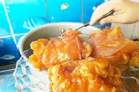 4个牛蹄上锅焖30分钟，出锅以后满满的胶原蛋白，咬一口满最香