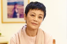 从演员到导演！从影40年张艾嘉获颁年度港台导演实至名归视频封面