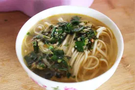 酸汤面这样做，好吃到停不下来！天热吃，降火又开胃，做法很简单