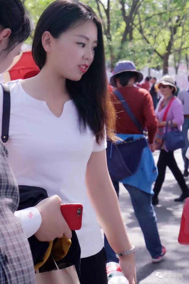 大女小娟二女小妍第2部分(在万人相亲会现场,我们拍到了"不一样的他们