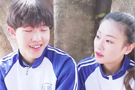 好友说当一个女生愿意和你对视18秒的时候，就证明她也喜欢你视频封面