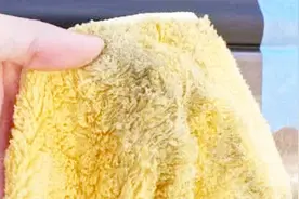 抹布用久了又脏又臭？水里加点它泡一泡，和洗脸毛巾一样干净视频封面