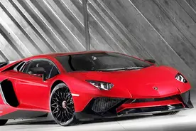 兰博基尼Aventador嚣张跋扈 西班牙斗牛界最勇猛的斗牛之一视频封面