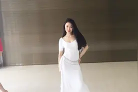 娶一个爱跳舞的美女做老婆是种什么体验？视频封面