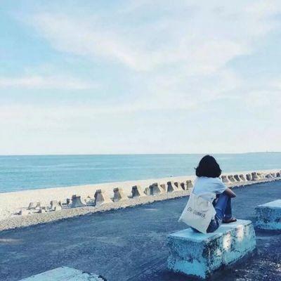 最伤感的女生头像背影长发唯美