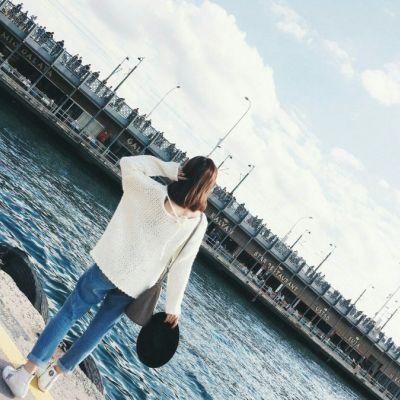 最伤感的女生头像背影长发唯美