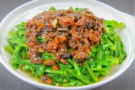 厨师长教你做道豆豉咸鱼油麦菜，色泽好看，油麦菜清脆，好吃视频封面