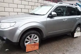 为什么车主在轮胎上挂两块板子，听完老司机的分析，让你豁然开朗视频封面