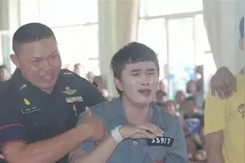 在泰国为了逃兵役，居然有人跑去隆胸图片