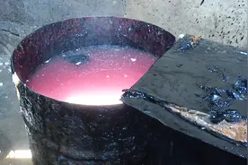 猪肉作坊用“沥青”去毛？食药监现场调查吃了“闭门羹”