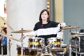 街头架子鼓罗小白更新啦！《黑键》林俊杰JJ Lin-Drum Cover视频封面