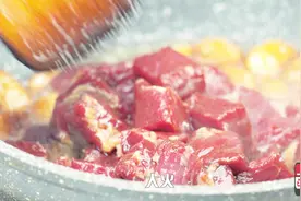 牛肉用这个方子来腌制，简单一炒又嫩又入味，新手都能学会视频封面