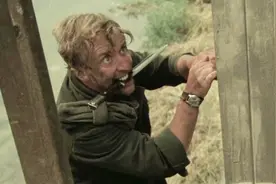 德军特种兵，偷袭苏军营地，下手凶狠，刀刀毙命视频封面