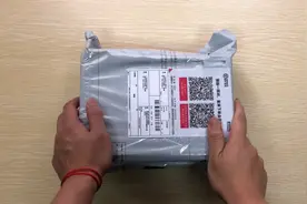 4599元买的二手iPhone8 plus，开箱一刹那：我想把iPhone X扔了！视频封面
