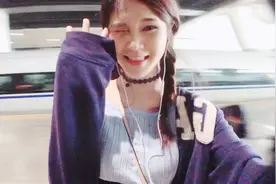 台湾妹游上海！土土的妹子！高铁上talk视频封面