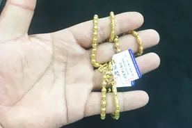 夏天是佩戴项链的高峰期，但是项链老是损坏，小汉教你预防小妙招视频封面