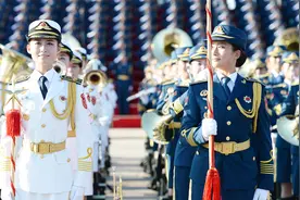 除平均身高1.8米，我国女子仪仗队这些方面更出色，你知道几点？视频封面