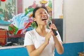 草帽姐谈出身：从小爱唱歌，走哪唱哪被人说太烦视频封面