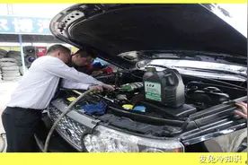 为什么很多司机都要在车上放两桶水？说出来你都不敢相信！视频封面