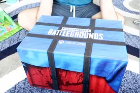 绝地求生来自xbox的实物吃鸡装备大礼包视频封面