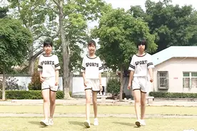 3个白衣少女跳的《鬼步舞》太好看了，俏皮可爱神同步！