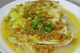 一道蒜蓉粉丝娃娃菜，鲜香味美，比吃海鲜还过瘾，做法超简单！