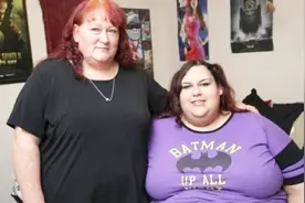 美国一女子600斤仍要增肥 靠男友漏斗喂饭，叹为观止