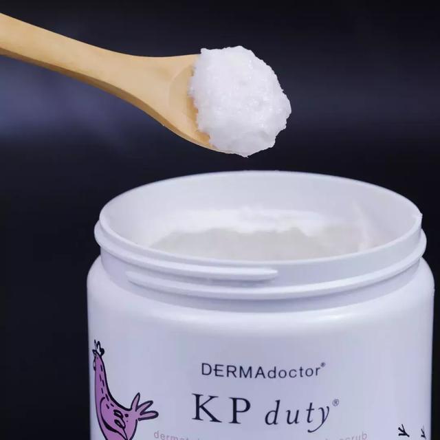 去鸡皮肤的磨砂膏和身体乳 去鸡皮肤的磨砂膏和身体乳