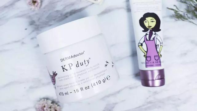 去鸡皮肤的磨砂膏和身体乳 去鸡皮肤的磨砂膏和身体乳