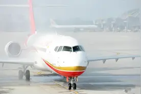 中国国产喷气式客机正式载客运营！ARJ21一次性开通5条航线视频封面