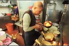 香港味道好粥到，香港人早上一碗滚烫的生滚粥，宵夜一碗潮州粥视频封面